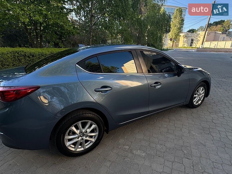 Седан Mazda 3 2016 в Черноморске