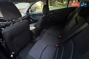 Седан Mazda 3 2016 в Черноморске