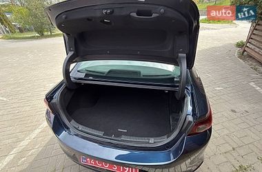 Седан Mazda 3 2023 в Львове