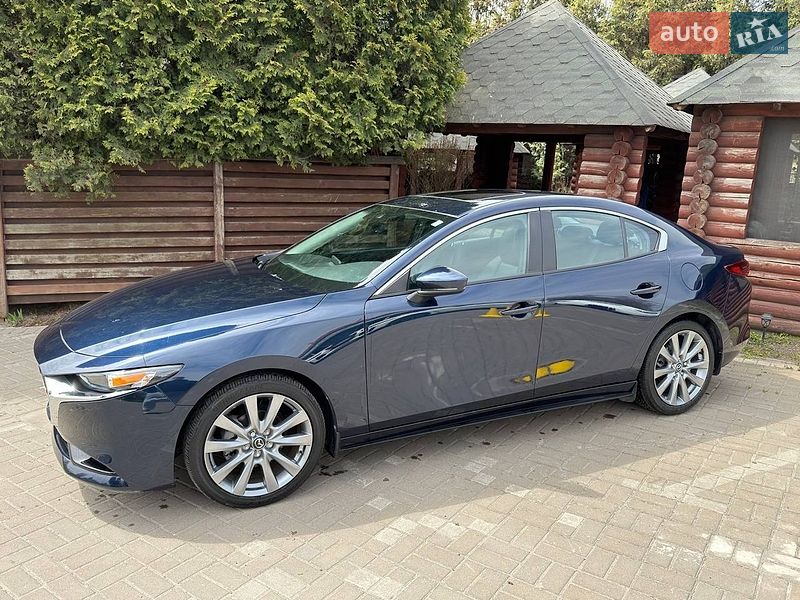 Седан Mazda 3 2023 в Львове