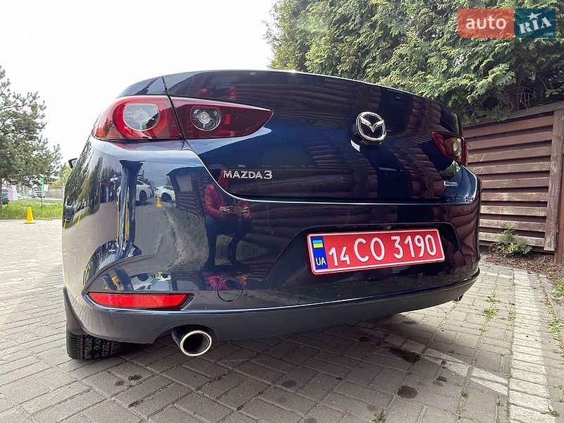 Седан Mazda 3 2023 в Львове