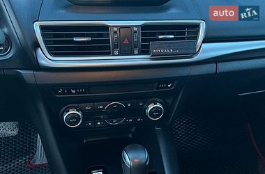 Седан Mazda 3 2017 в Львове