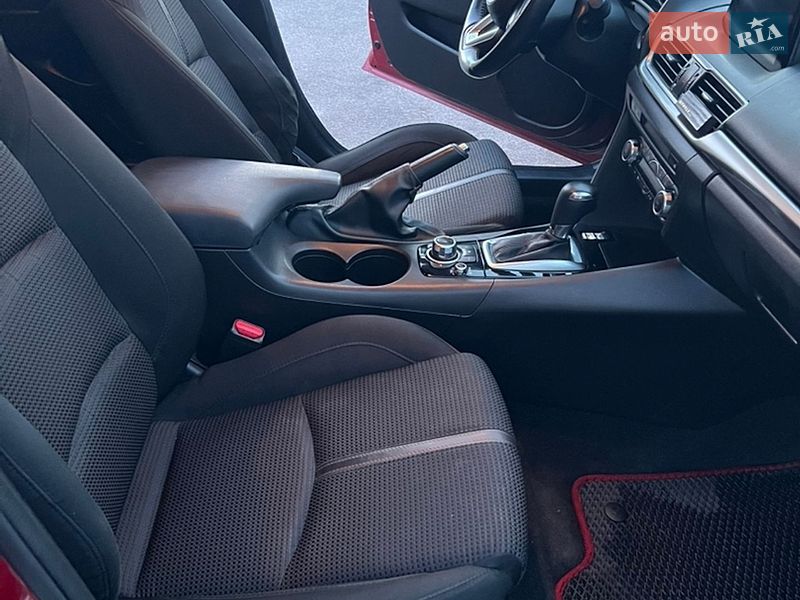 Седан Mazda 3 2017 в Львове