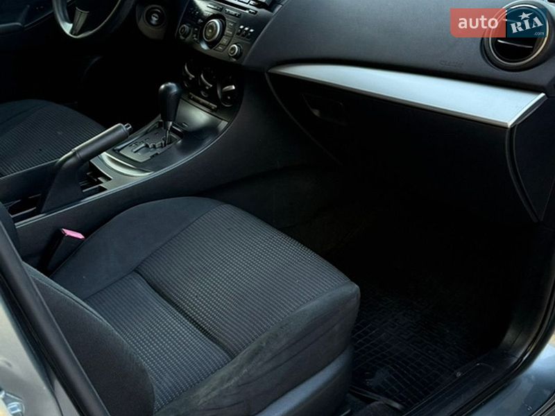 Седан Mazda 3 2012 в Бориславі