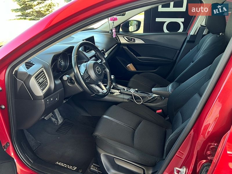 Седан Mazda 3 2017 в Киеве