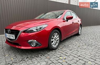Седан Mazda 3 2016 в Киеве