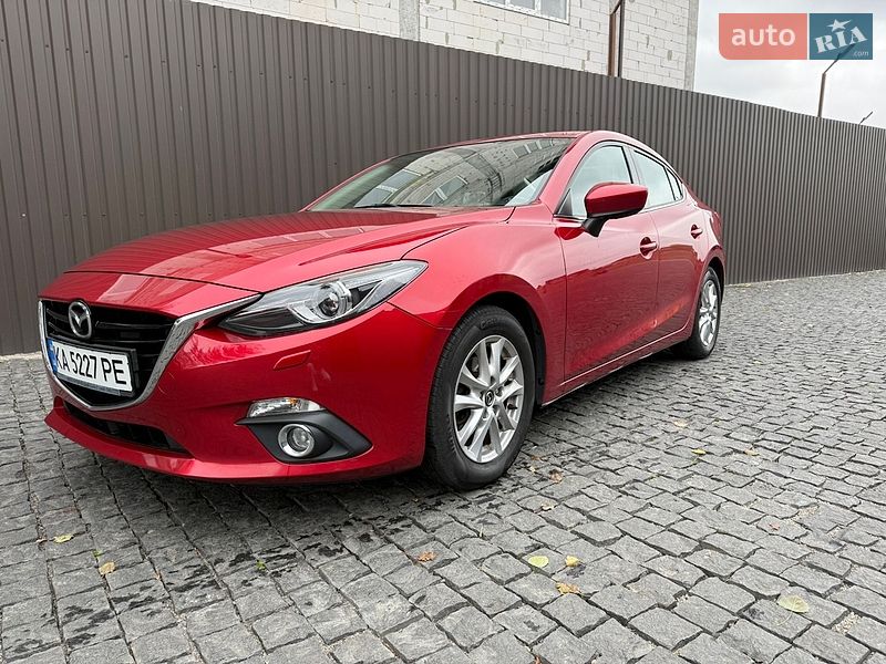 Седан Mazda 3 2016 в Киеве