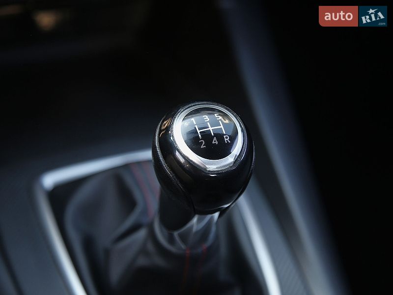 Седан Mazda 3 2015 в Харькове