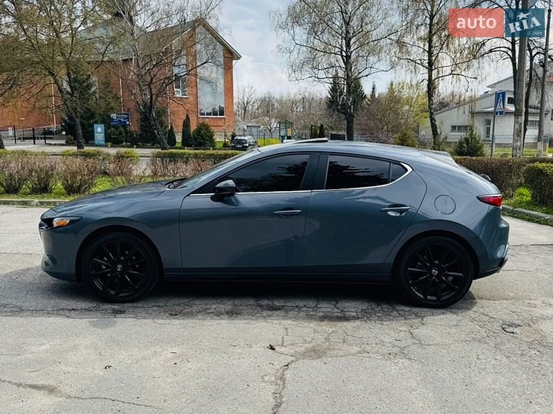 Хэтчбек Mazda 3 2023 в Киеве
