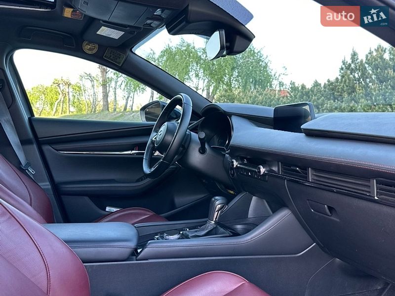 Хэтчбек Mazda 3 2023 в Киеве