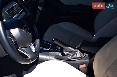 Седан Mazda 3 2015 в Львові