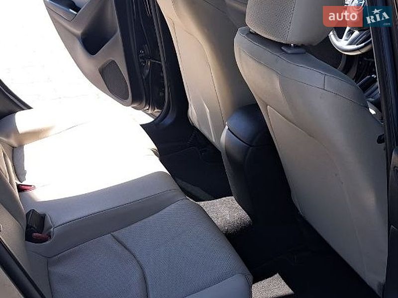 Седан Mazda 3 2015 в Львові