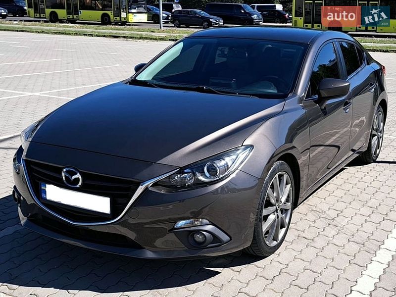 Седан Mazda 3 2015 в Львові