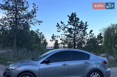 Седан Mazda 3 2012 в Днепре