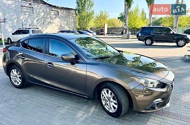 Седан Mazda 3 2015 в Днепре