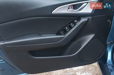 Седан Mazda 3 2017 в Первомайську