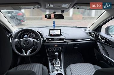 Седан Mazda 3 2015 в Івано-Франківську