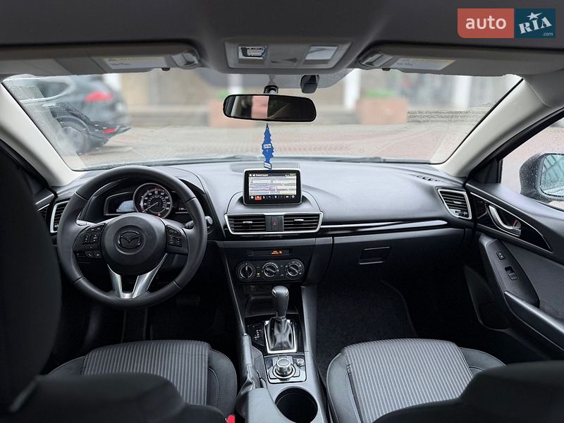 Седан Mazda 3 2015 в Івано-Франківську