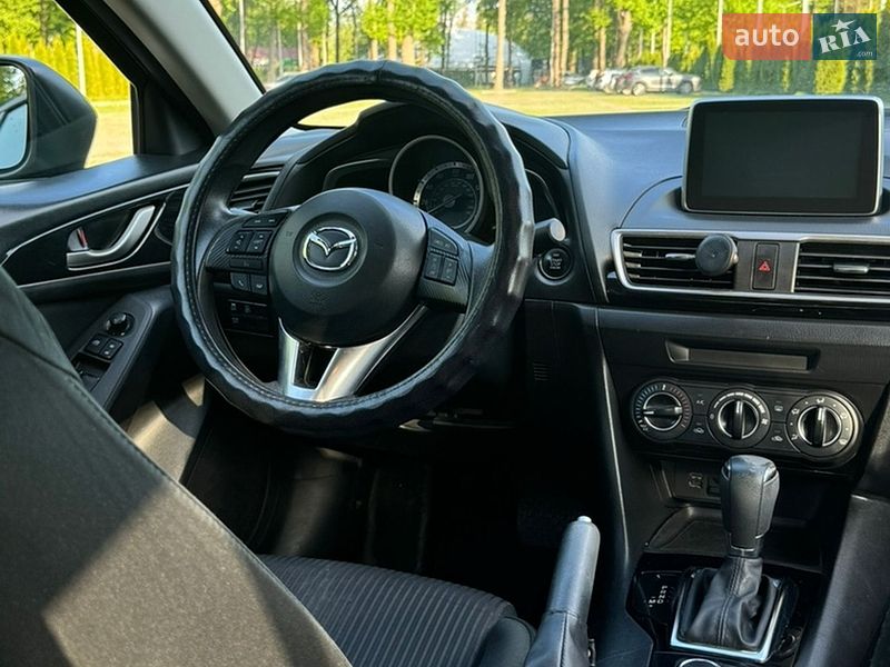 Седан Mazda 3 2015 в Харькове