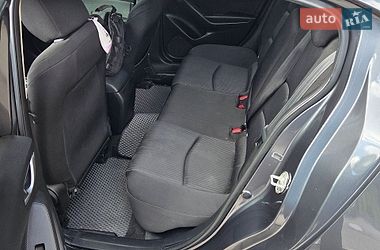 Седан Mazda 3 2016 в Новониколаевке