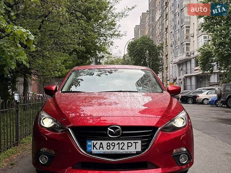 Седан Mazda 3 2015 в Києві