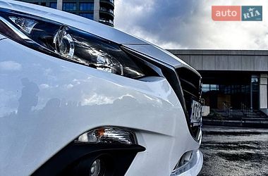 Седан Mazda 3 2014 в Дніпрі
