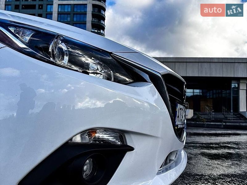 Седан Mazda 3 2014 в Дніпрі