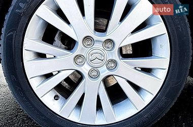 Седан Mazda 3 2014 в Дніпрі