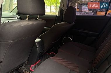 Седан Mazda 3 2004 в Киеве