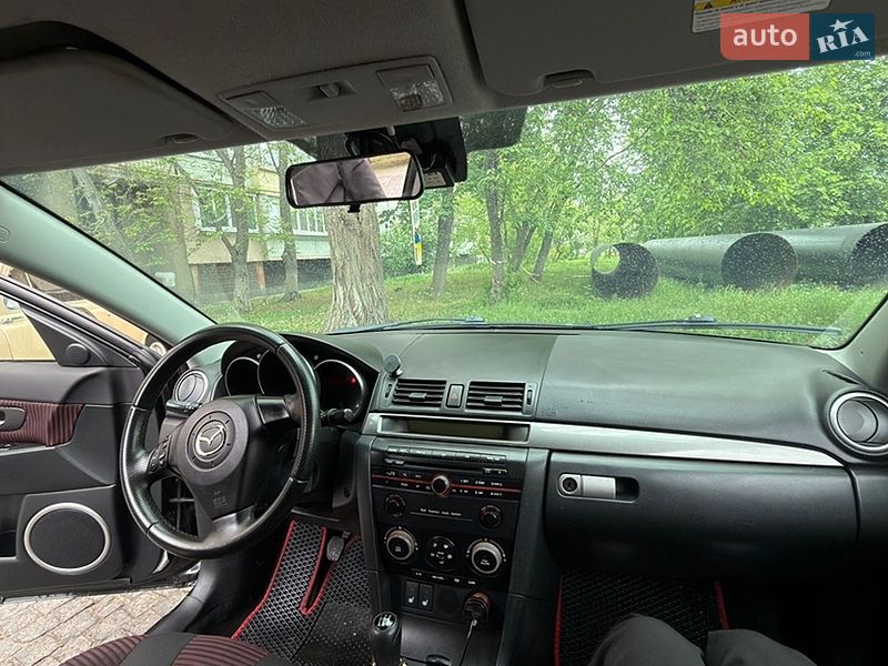 Седан Mazda 3 2004 в Киеве