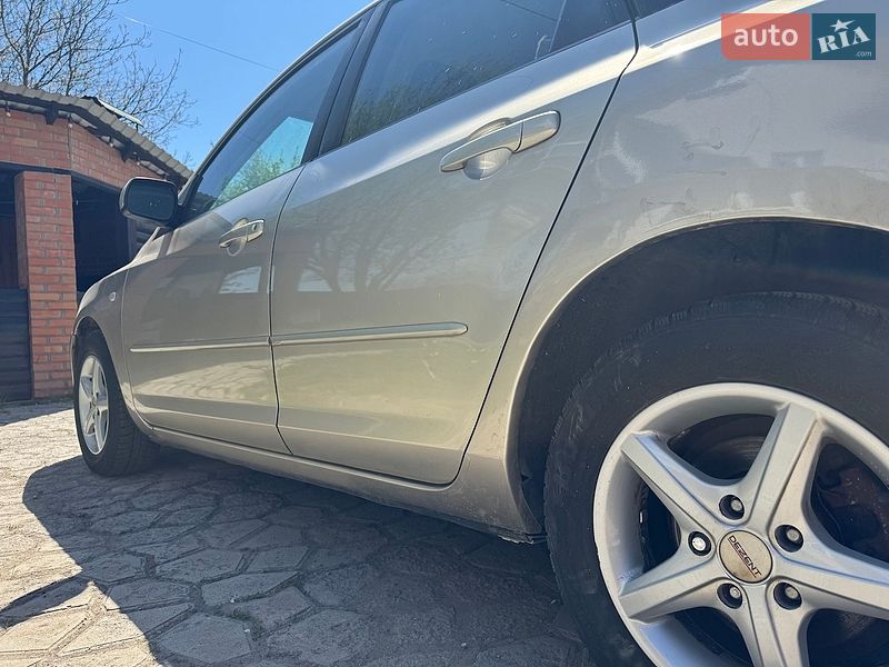 Хэтчбек Mazda 3 2007 в Виннице