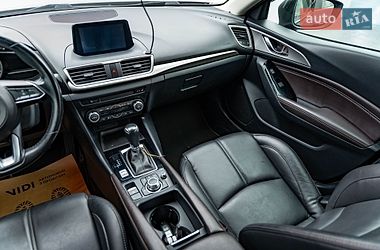 Седан Mazda 3 2018 в Києві