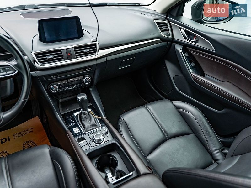 Седан Mazda 3 2018 в Києві