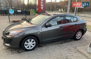 Седан Mazda 3 2012 в Черкасах