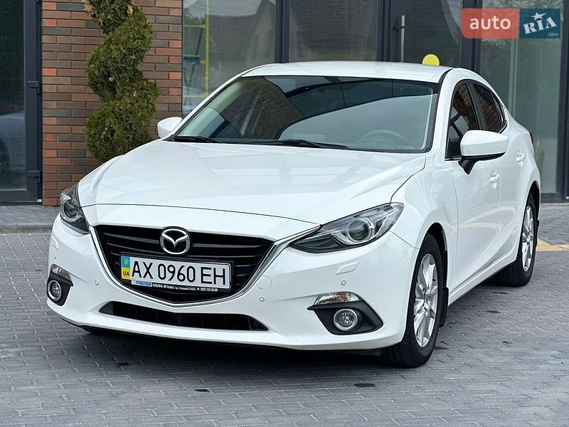 Седан Mazda 3 2015 в Вінниці