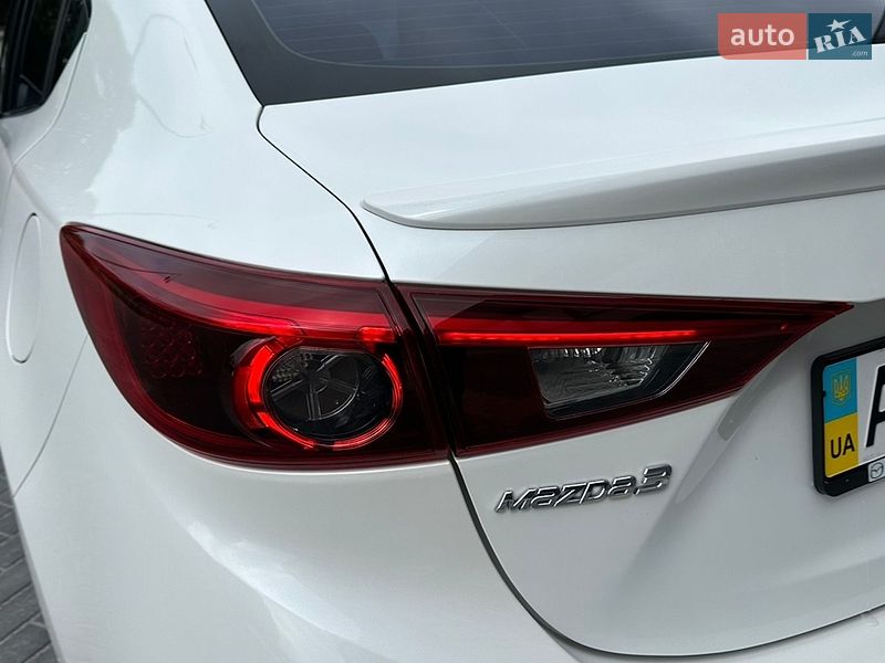 Седан Mazda 3 2015 в Вінниці