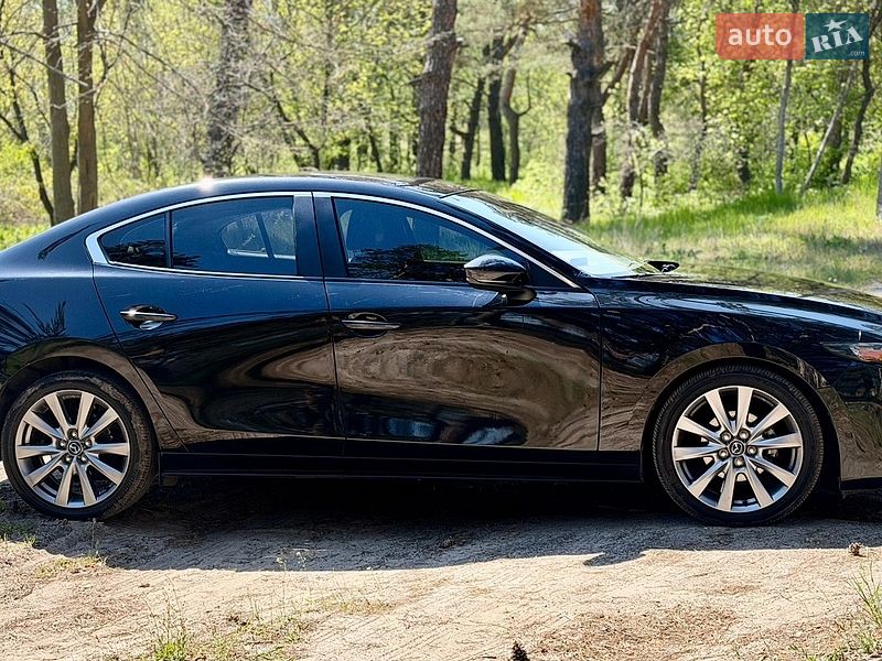 Седан Mazda 3 2022 в Днепре
