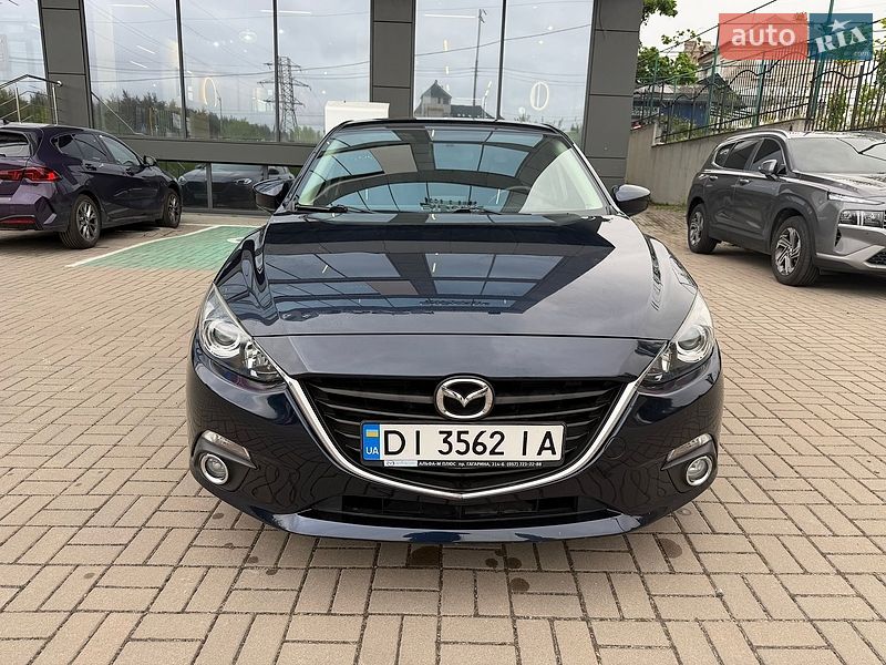 Седан Mazda 3 2016 в Киеве