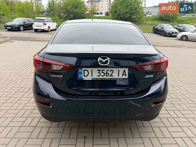 Седан Mazda 3 2016 в Киеве