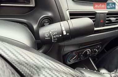 Седан Mazda 3 2016 в Киеве