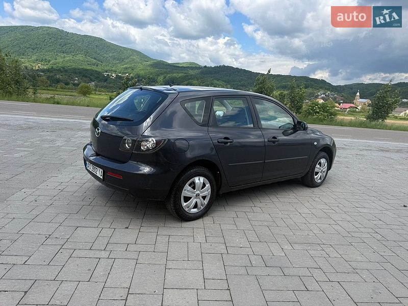 Хэтчбек Mazda 3 2006 в Хусте