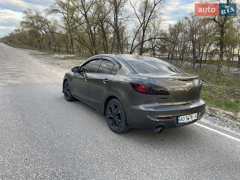 Седан Mazda 3 2012 в Дніпрі