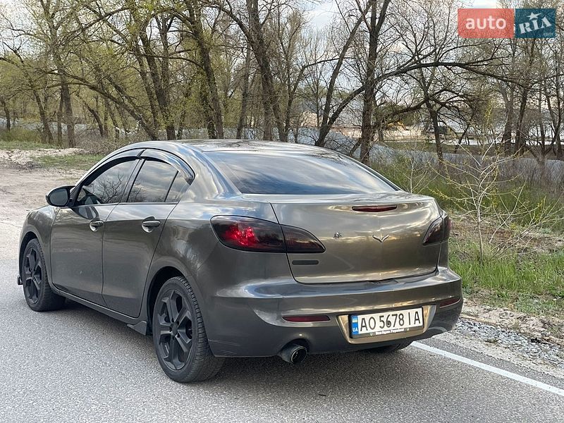Седан Mazda 3 2012 в Дніпрі