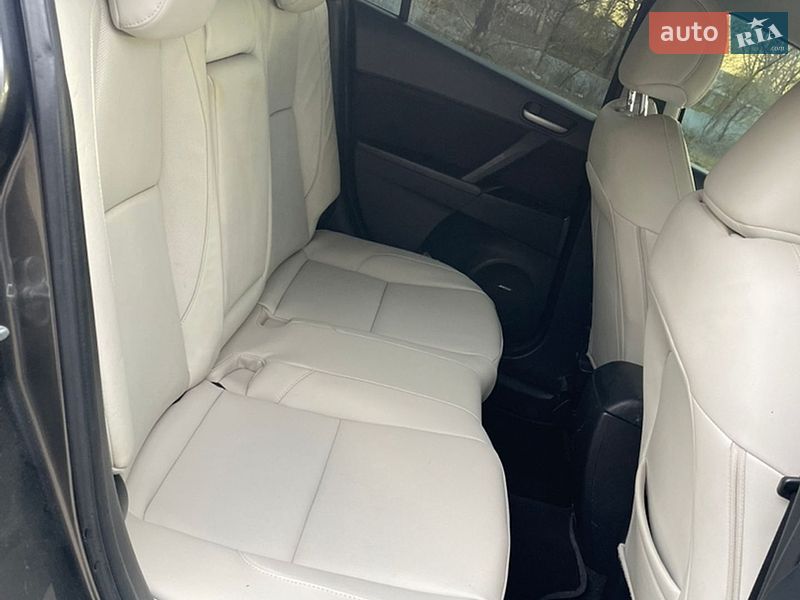 Седан Mazda 3 2012 в Дніпрі