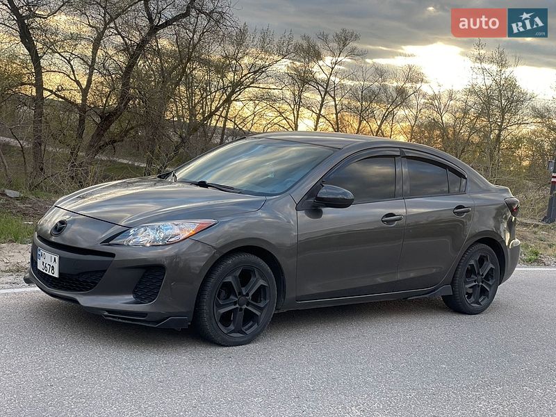 Седан Mazda 3 2012 в Дніпрі
