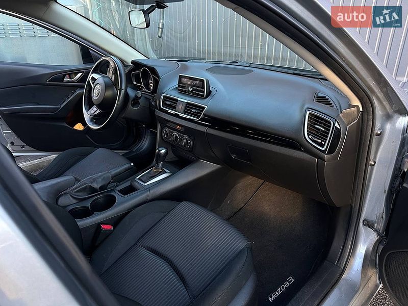 Седан Mazda 3 2013 в Чернигове