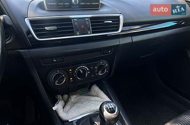 Седан Mazda 3 2016 в Києві