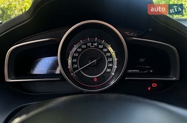 Седан Mazda 3 2016 в Києві