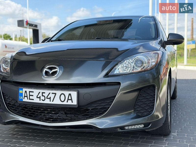 Седан Mazda 3 2012 в Дніпрі