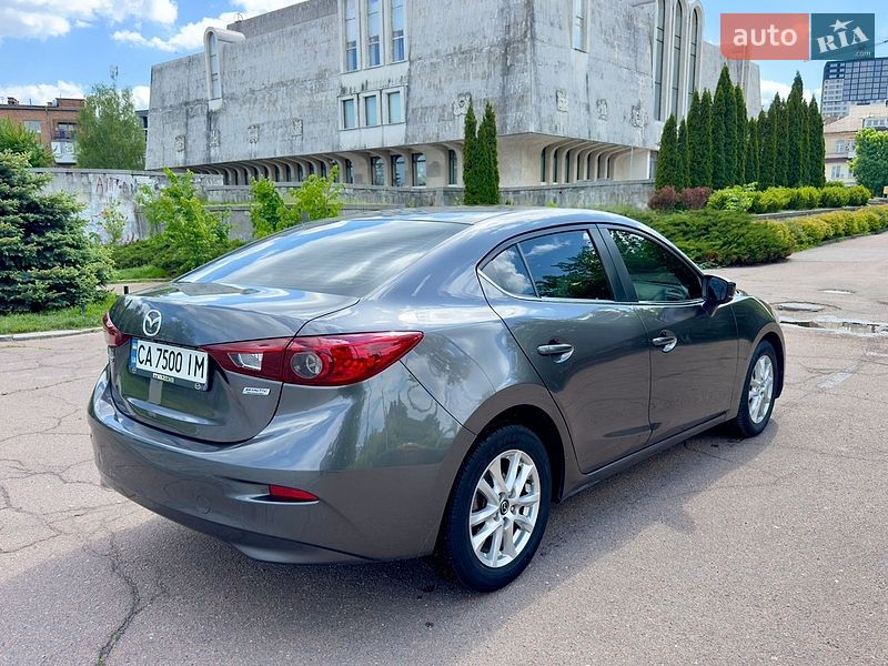 Седан Mazda 3 2017 в Черкассах